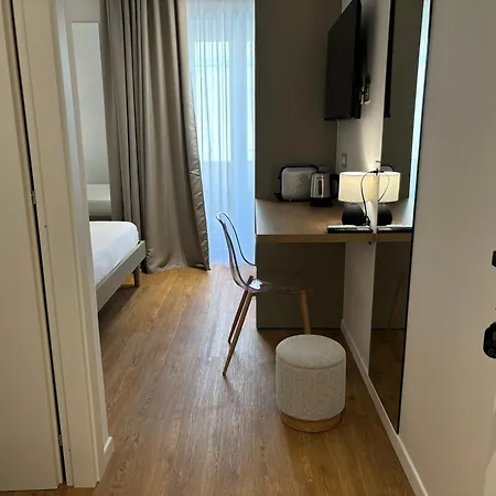 Robely Guest house *